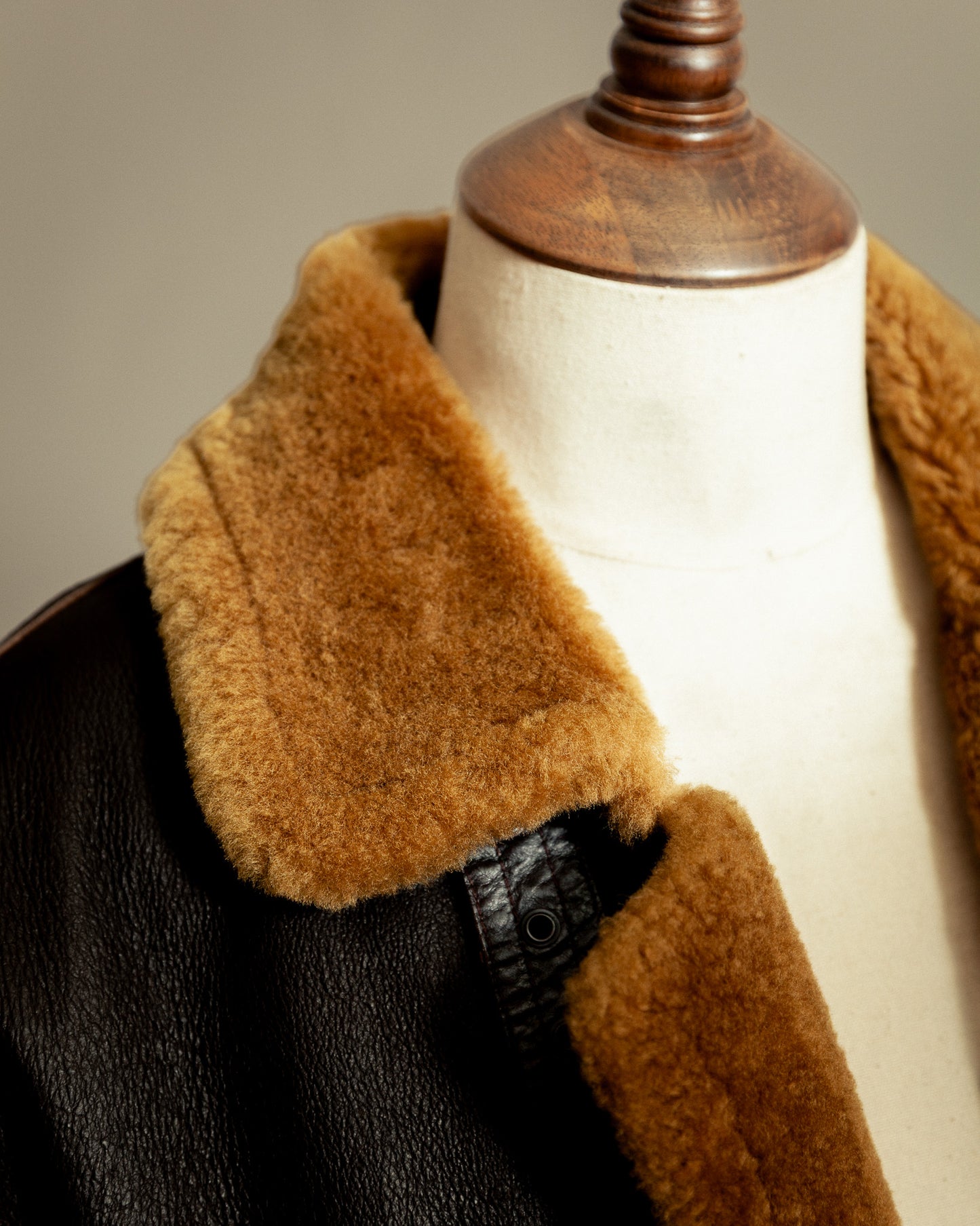 Vintage B-3 Sheepskin Bomber Jacket USAAF - Medium (42)
