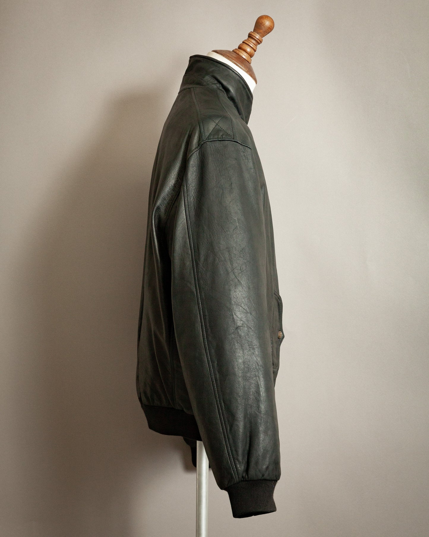 Chevignon 1980s Navy Blue Leather Bomber Jacket – XXL (46-48)
