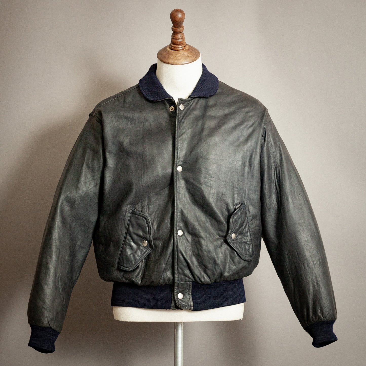 Chevignon 1980s Navy Blue Leather Bomber Jacket – Large (42-44)