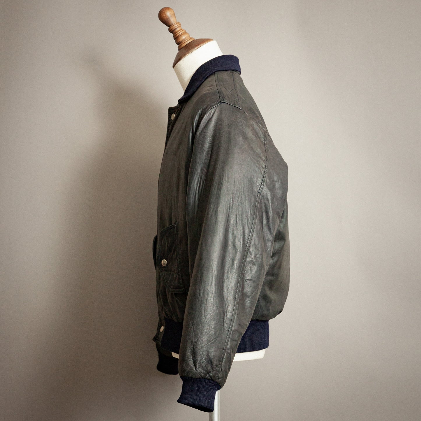 Chevignon 1980s Navy Blue Leather Bomber Jacket – Large (42-44)