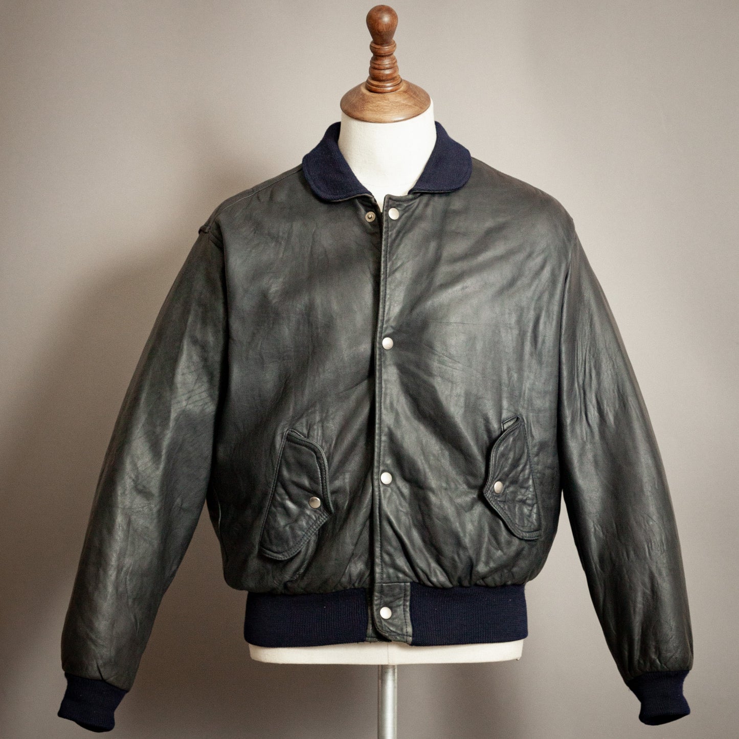 Chevignon 1980s Navy Blue Leather Bomber Jacket – Large (42-44)