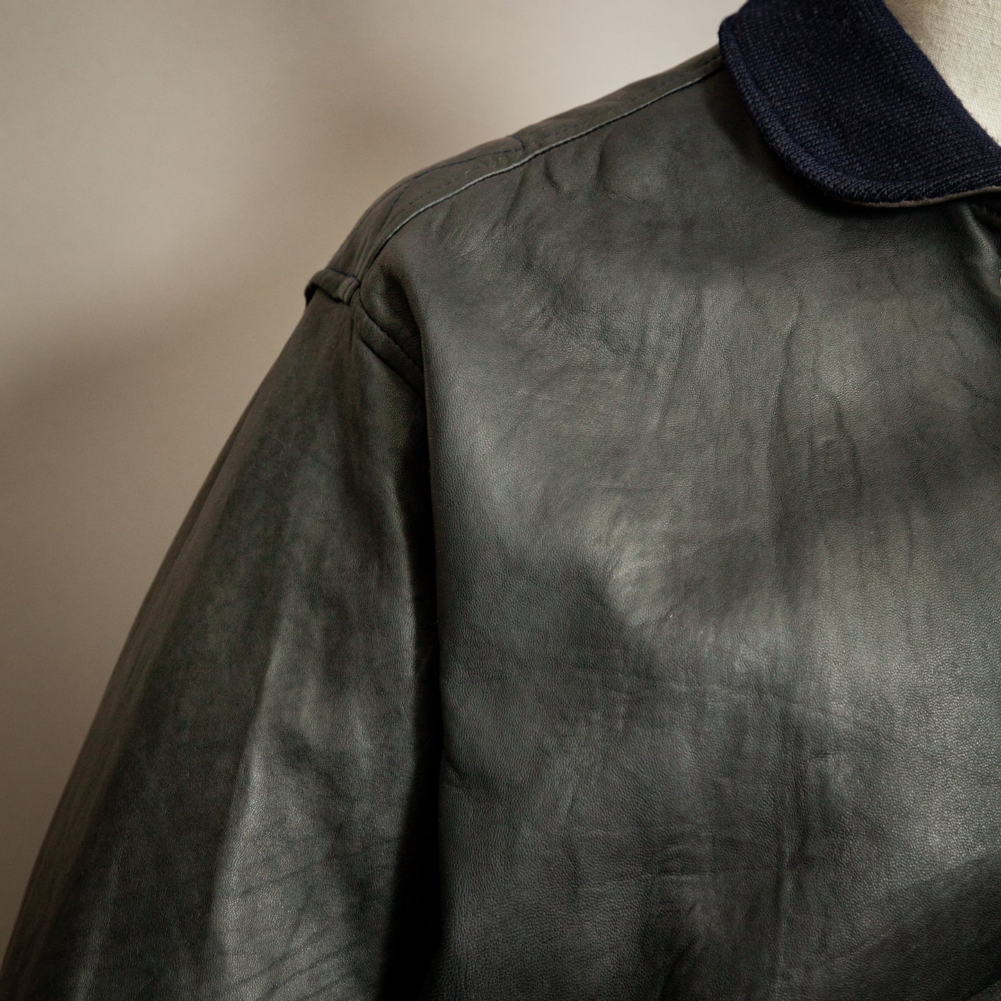 Chevignon 1980s Navy Blue Leather Bomber Jacket – Large (42-44)