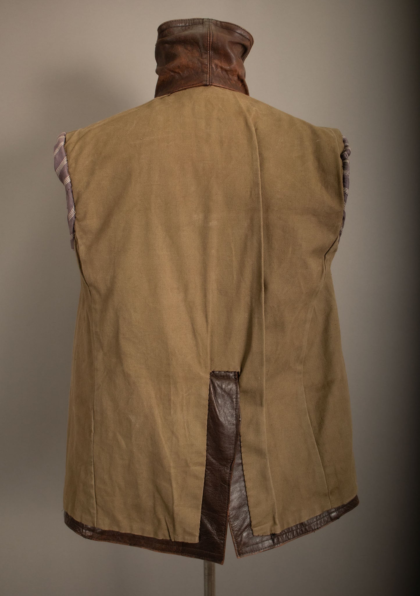 Vintage WWII French Army M35 Tank Crew Leather Jacket - Small (38-40)