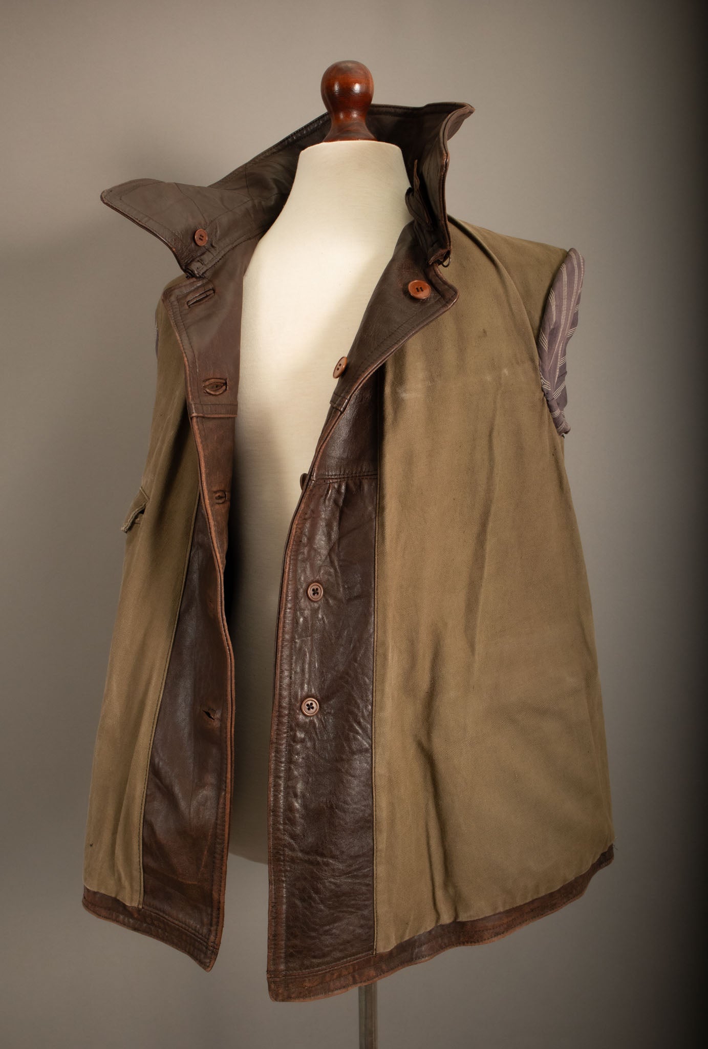 Vintage WWII French Army M35 Tank Crew Leather Jacket - Small (38-40)