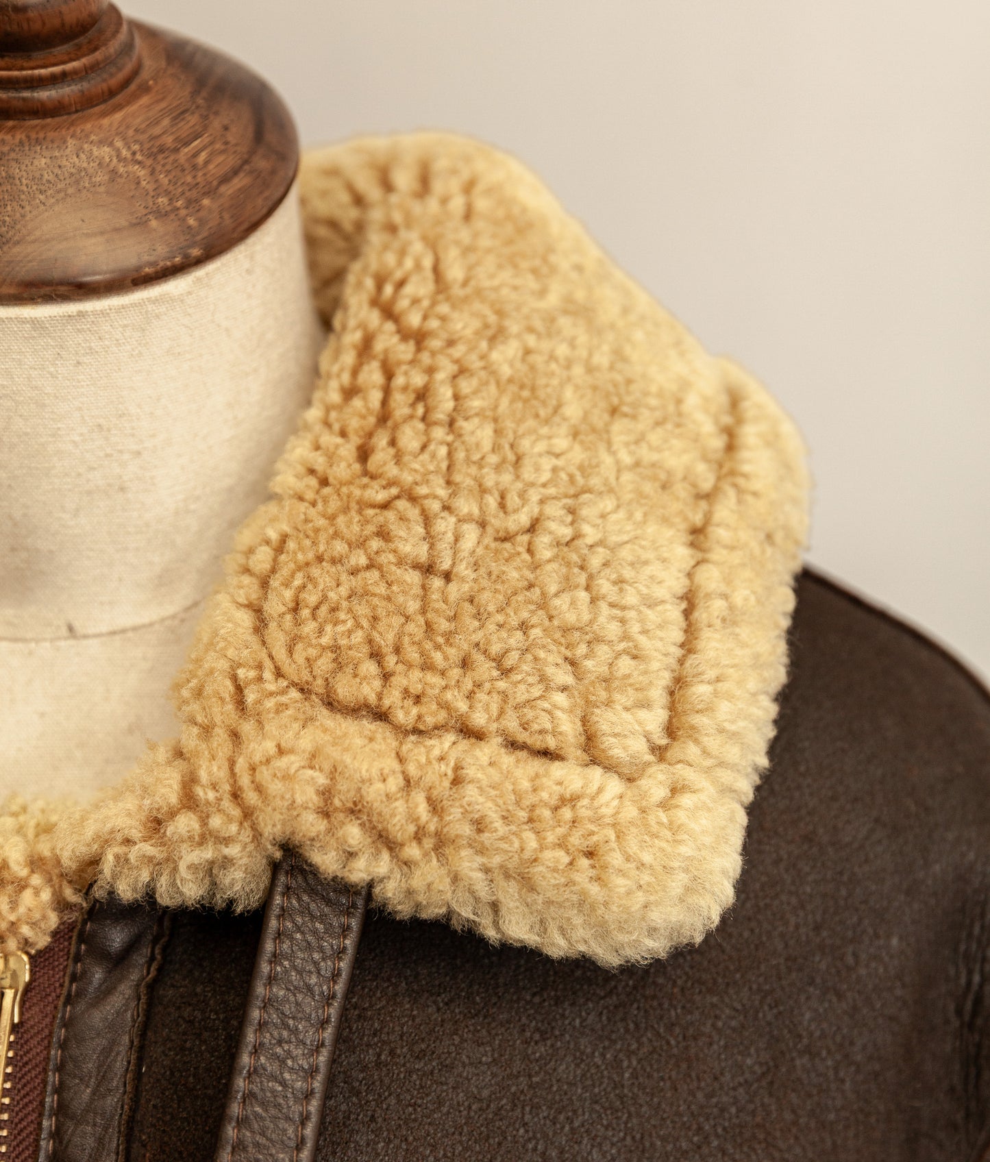 Vintage RAF Irvin Sheepskin Shearling Flying Jacket Blackbird Leather England (44)