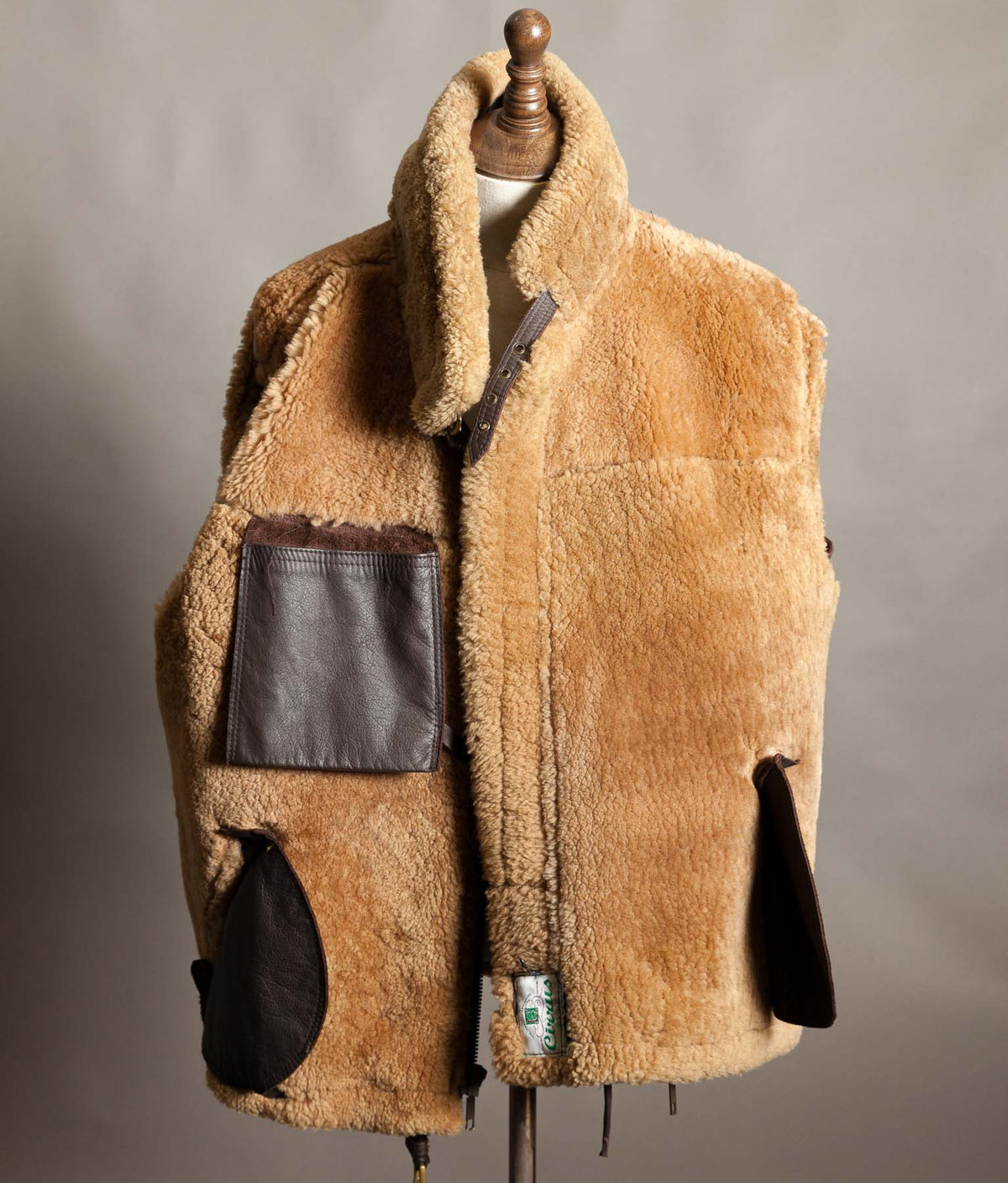 Vintage 1990s Cirrus RAF Irvin Sheepskin Shearling Flying Jacket