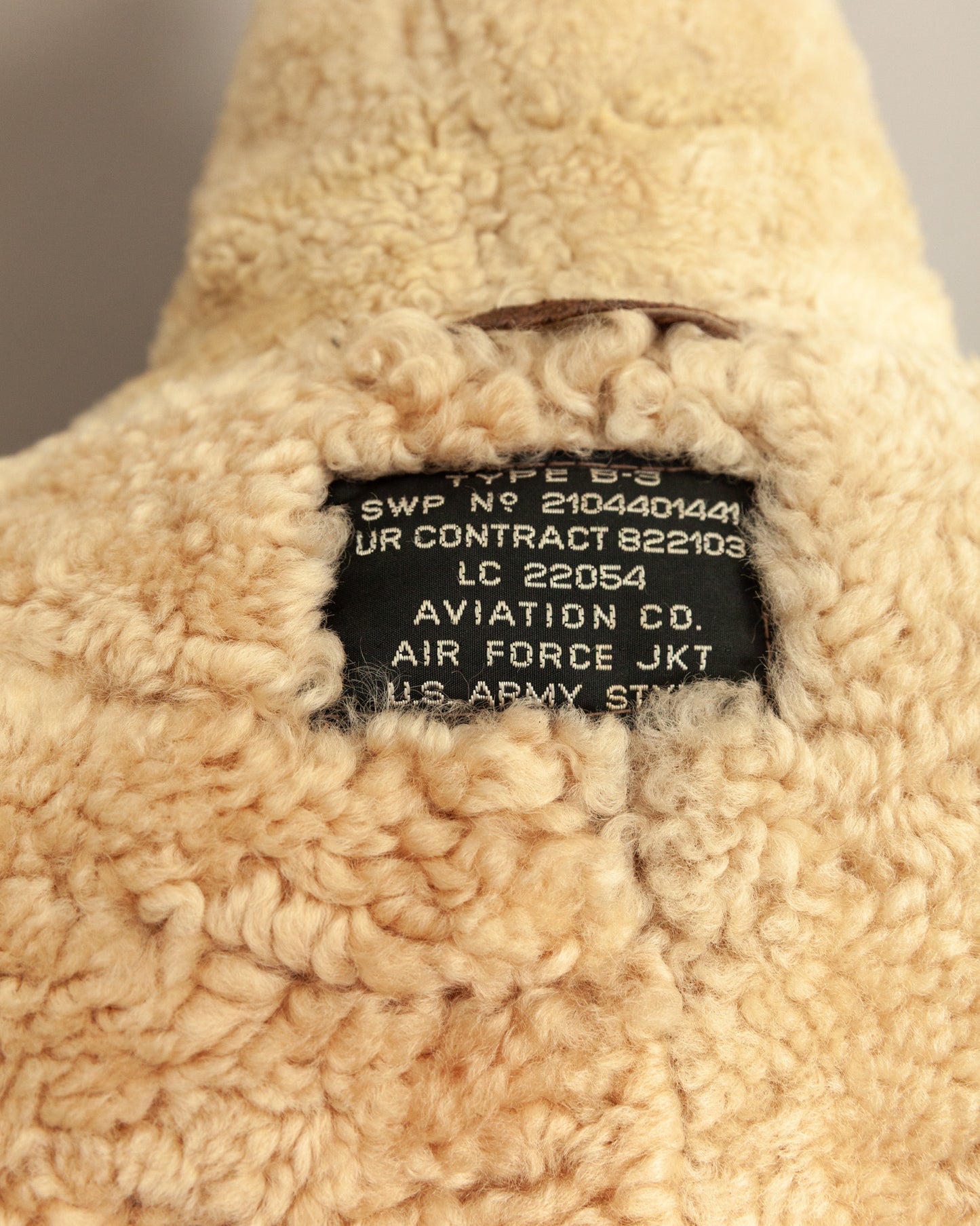 Vintage B-3 Sheepskin Shearling Flight Jacket USAAF (38)