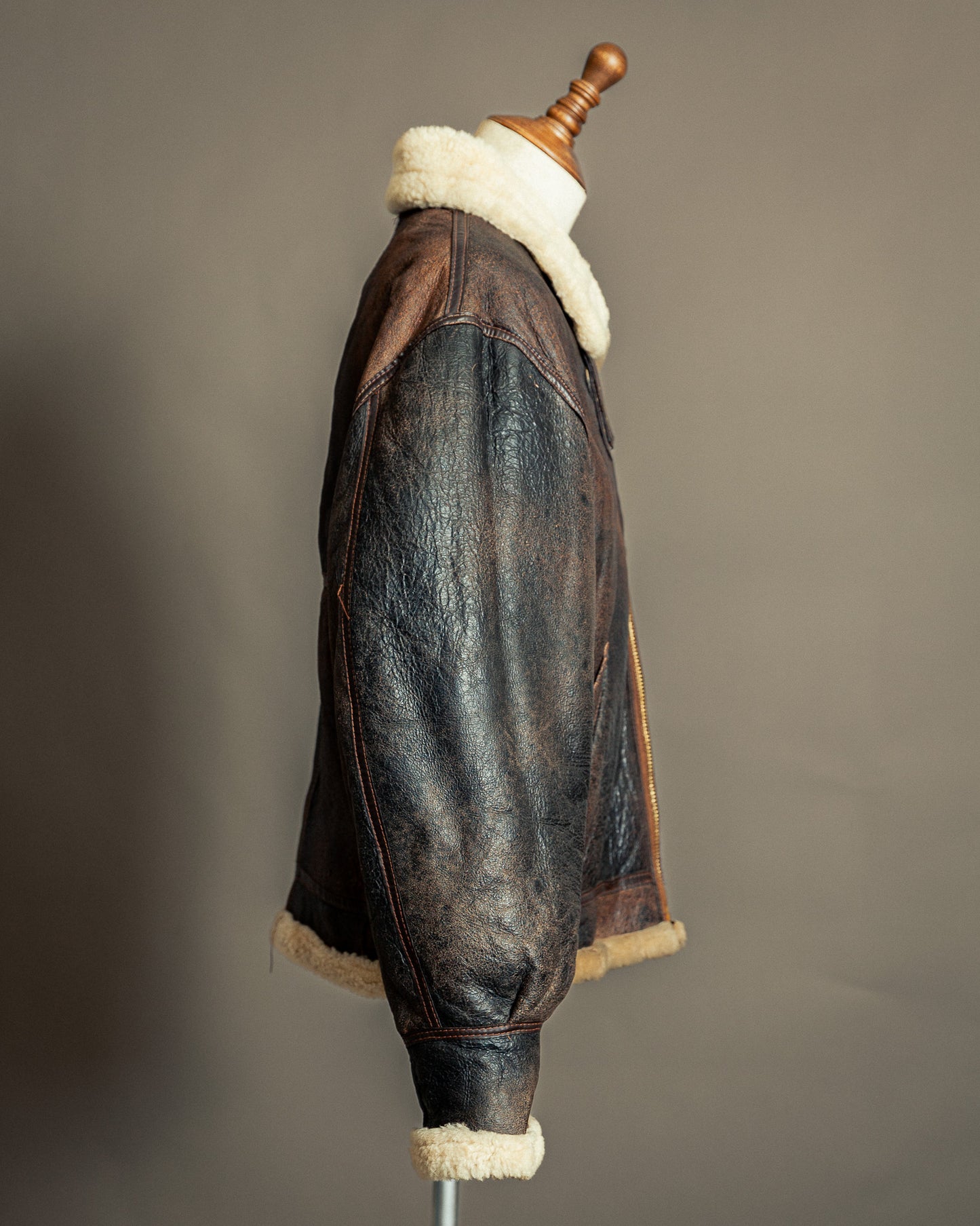 Vintage 1980s USAAF Sheepskin Flying Jacket (46, XL)