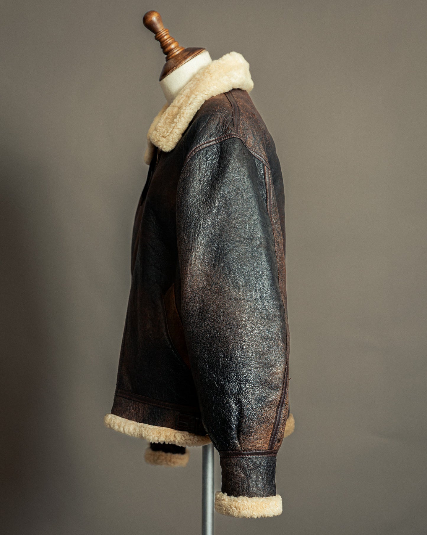 Vintage 1980s USAAF Sheepskin Flying Jacket (46, XL)
