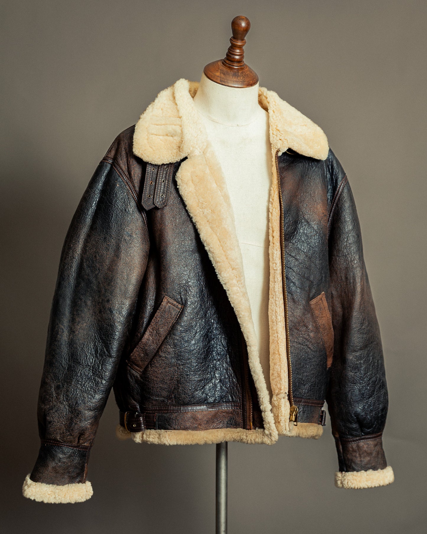 Vintage 1980s USAAF Sheepskin Flying Jacket (46, XL)